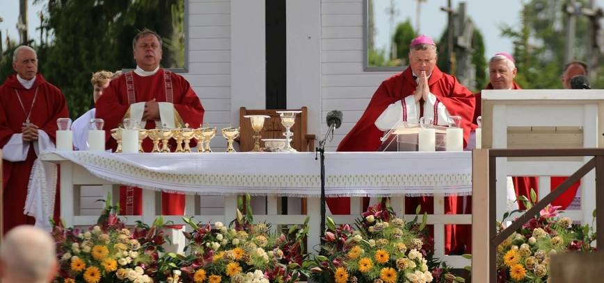 Kryžių kalno atlaidai subūrė tūkstantinę minią tikinčiųjų