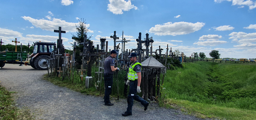 Tradicinė-kasmetinė Kryžių kalno tvarkymo talka