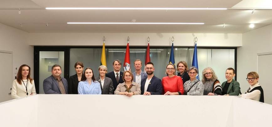 Фотовыставка «Холм крестов: цвета, вера, время» в Посольстве Литовской Республики в Латвийской Республике.