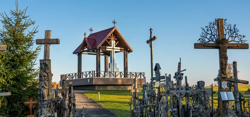 Šiaulių vyskupas D. Trijonis: „Kryžių kalnas yra tarsi didžiulė maldos knyga po atviru dangumi“
