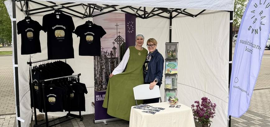Kuršėnuose nuaidėjo vaikystės ir šeimos šventė „Vaikystė telpa delne“