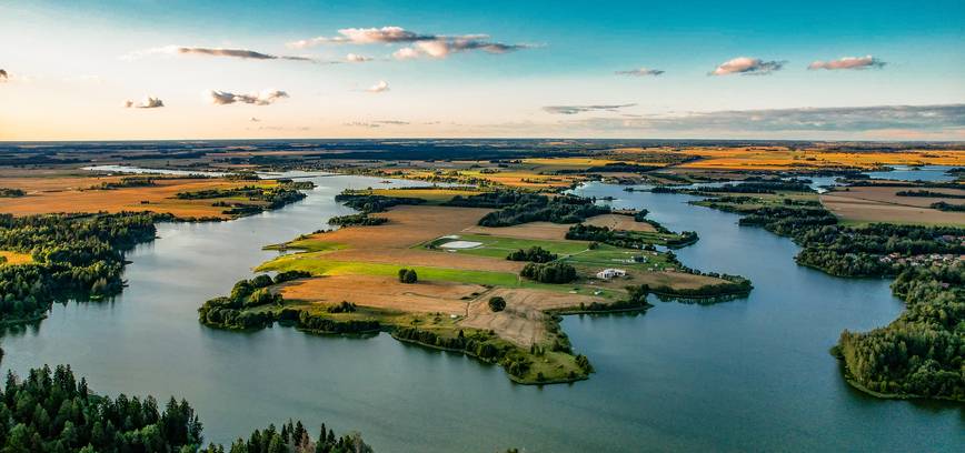 Bubių piliakalnis: istorijos ir gamtos simfonija