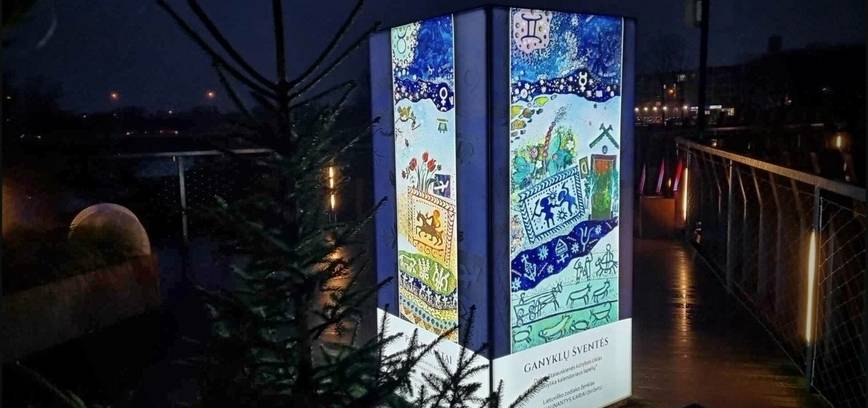 Kuršėnuose Dalios Stalauskienės kūrybos ciklas „Dvylika kalendoriaus lapelių“